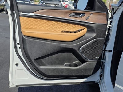2023 Jeep Grand Cherokee Summit
