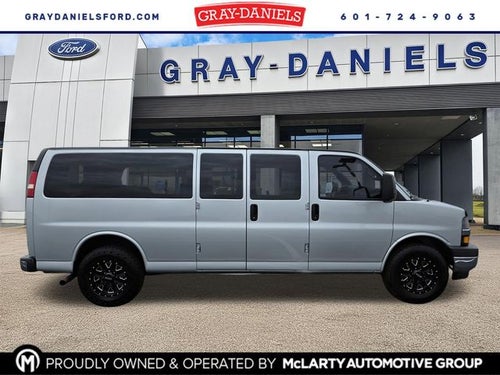2018 Chevrolet Express 3500 LT Passenger