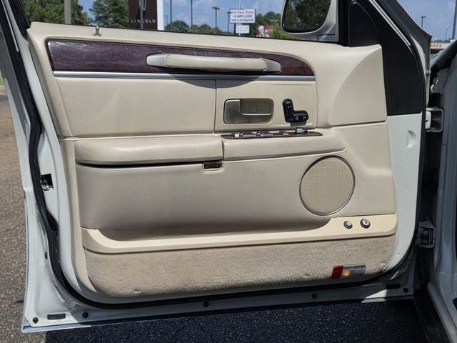 2006 Lincoln Town Car Signature