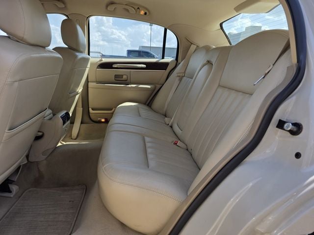 2006 Lincoln Town Car Signature