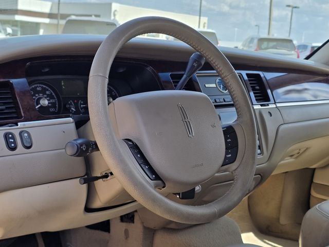 2006 Lincoln Town Car Signature