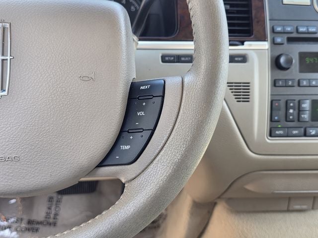 2006 Lincoln Town Car Signature
