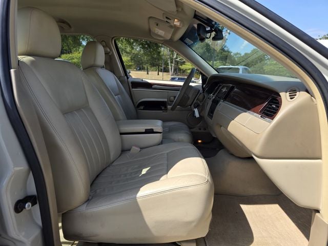 2006 Lincoln Town Car Signature