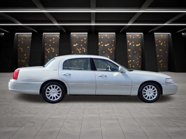 2006 Lincoln Town Car Signature