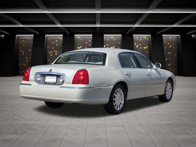 2006 Lincoln Town Car Signature