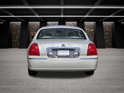 2006 Lincoln Town Car Signature