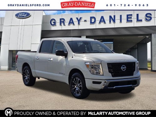 2021 Nissan Titan SV