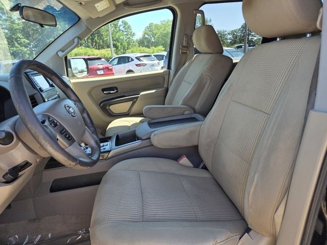2015 Nissan Titan SV