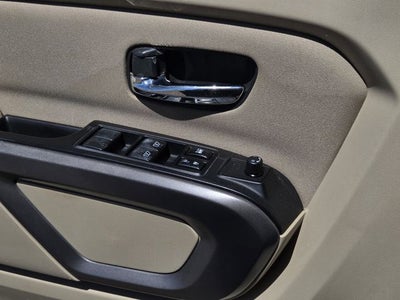 2015 Nissan Titan SV