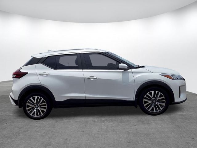 2022 Nissan Kicks SV