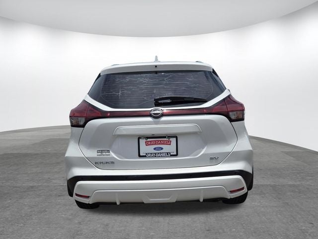 2022 Nissan Kicks SV