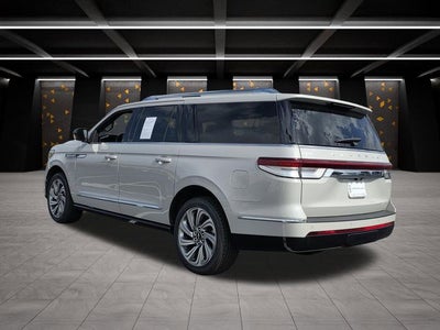 2023 Lincoln Navigator L Reserve