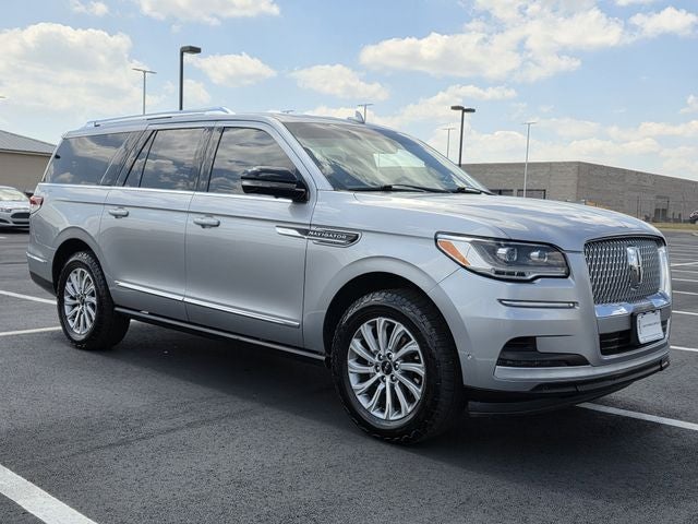 2022 Lincoln Navigator L Standard