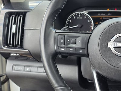 2022 Nissan Pathfinder SV