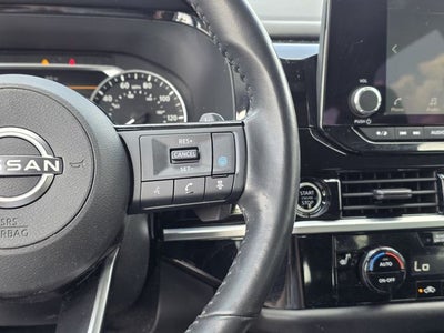 2022 Nissan Pathfinder SV