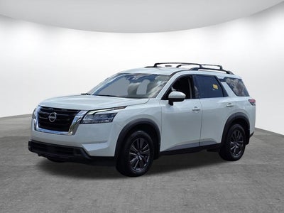 2022 Nissan Pathfinder SV