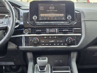 2022 Nissan Pathfinder SV