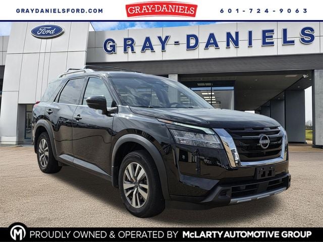 2023 Nissan Pathfinder SL