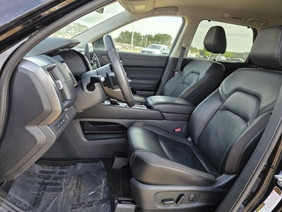 2023 Nissan Pathfinder SL