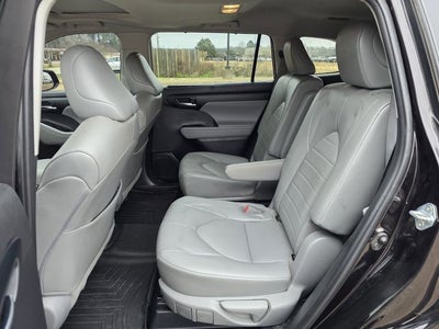 2022 Toyota Highlander XLE