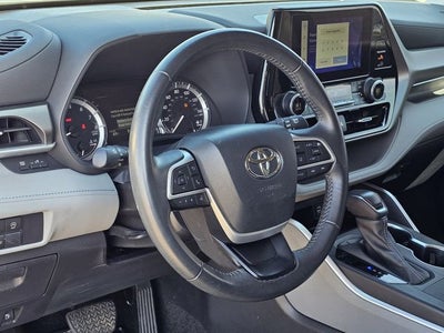 2024 Toyota Highlander LE