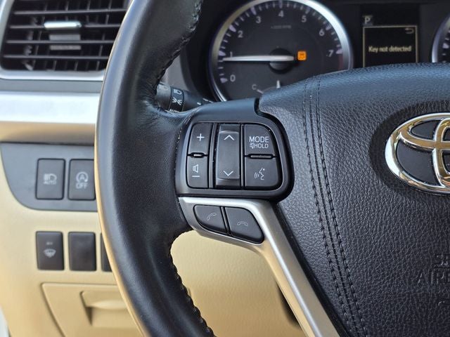 2017 Toyota Highlander Base