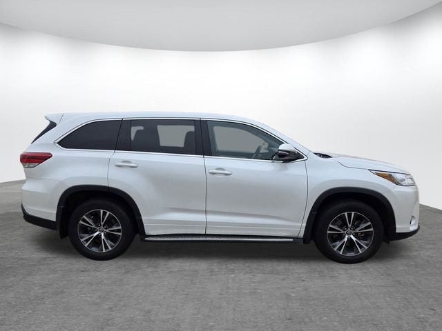 2017 Toyota Highlander LE