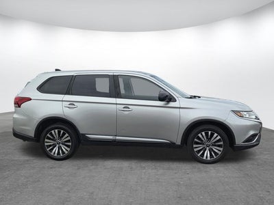 2019 Mitsubishi Outlander ES