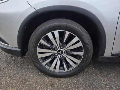 2019 Mitsubishi Outlander ES