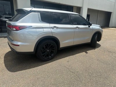 2022 Mitsubishi Outlander Black Edition