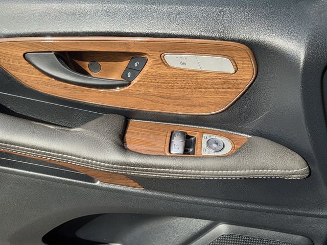 2023 Mercedes-Benz Metris Passenger