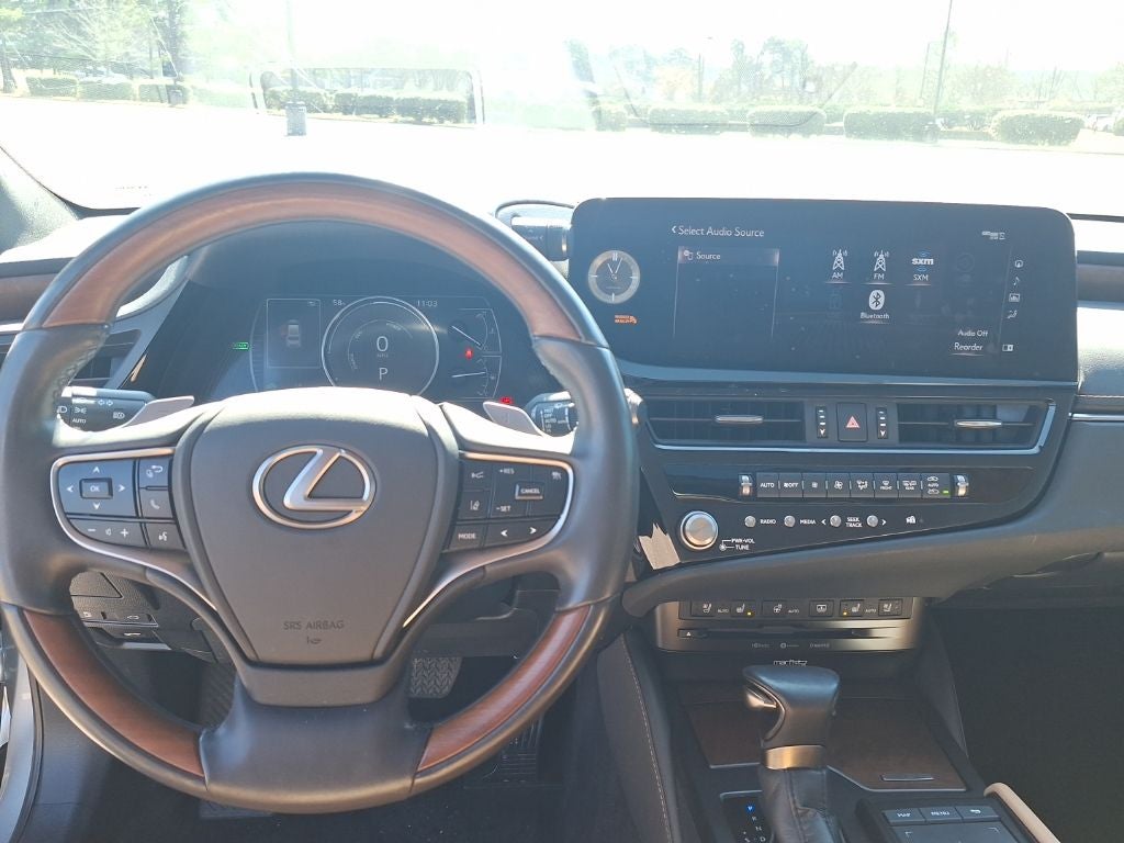 2022 Lexus ES 300h Ultra Luxury