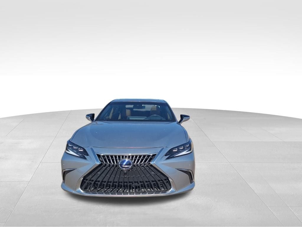 2022 Lexus ES 300h Ultra Luxury