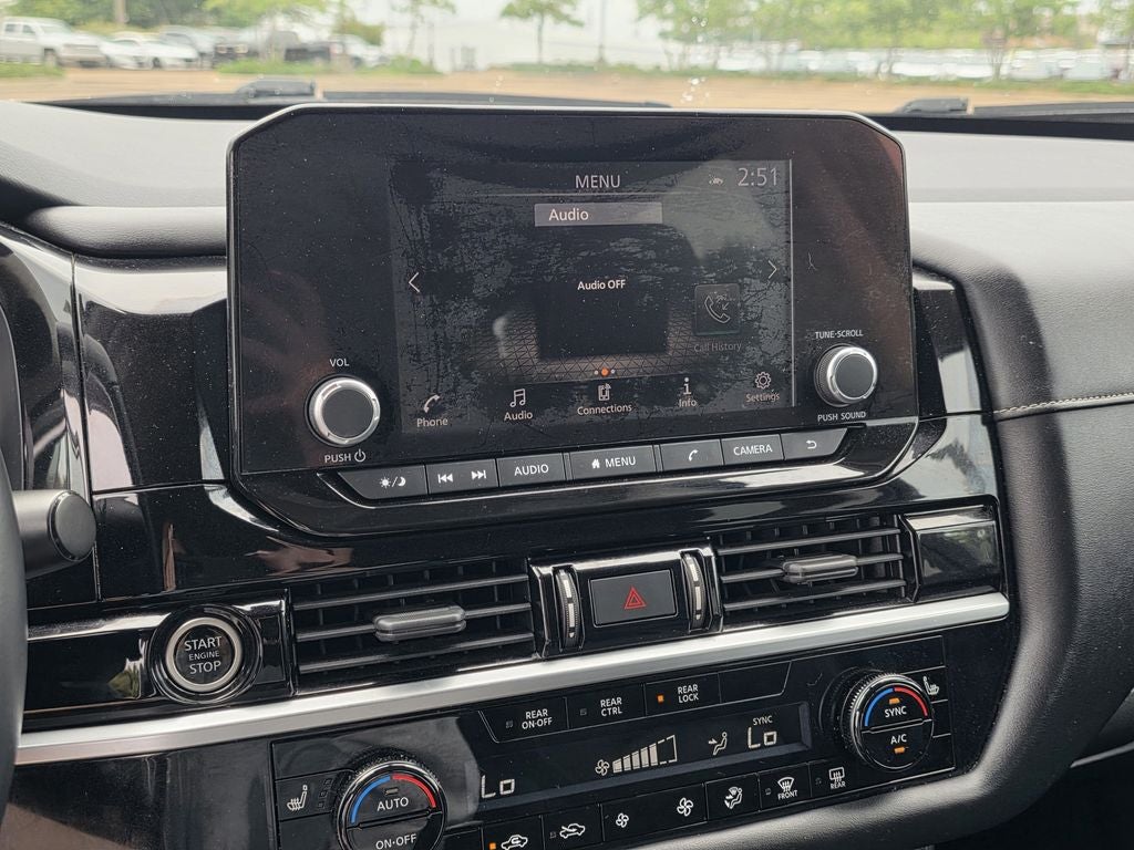2022 Nissan Pathfinder SV