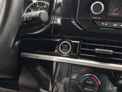 2022 Nissan Pathfinder SV