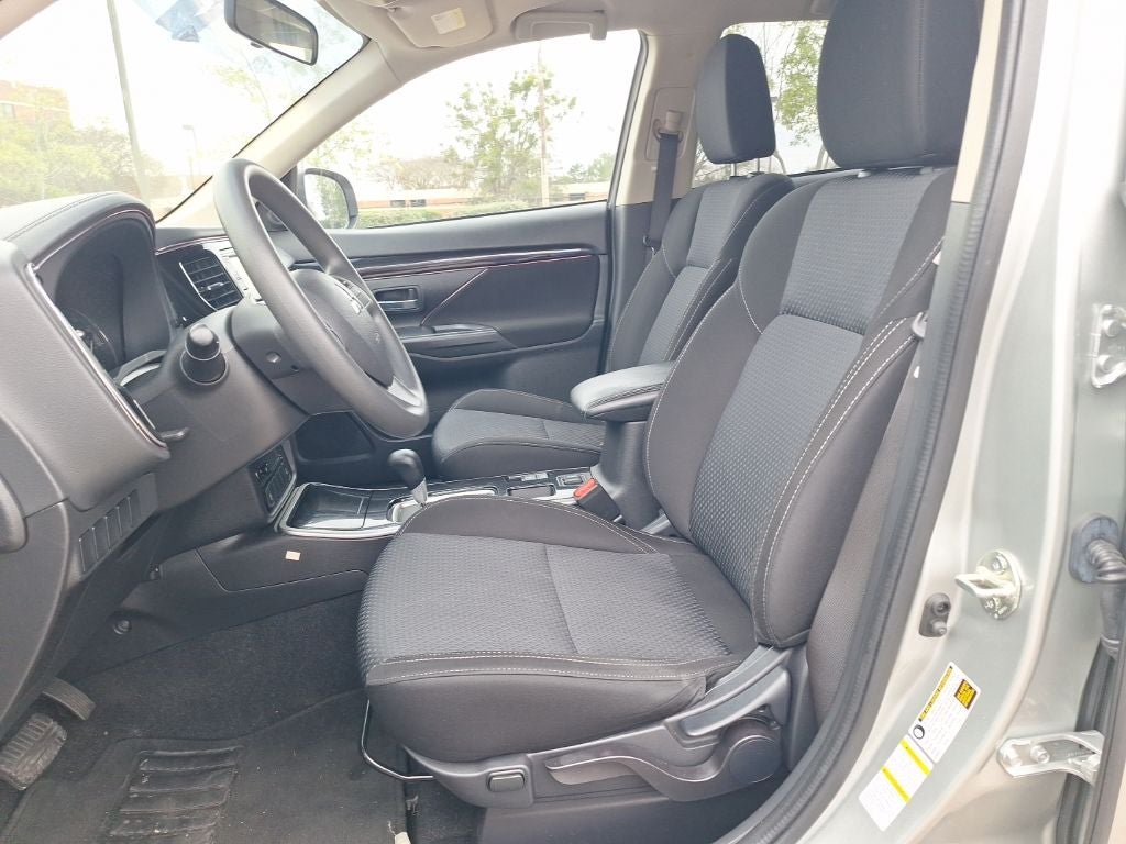 2020 Mitsubishi Outlander ES