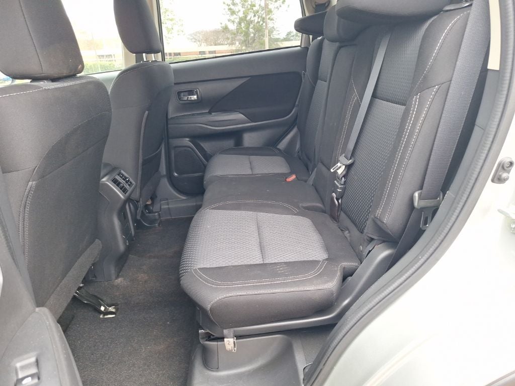 2020 Mitsubishi Outlander ES