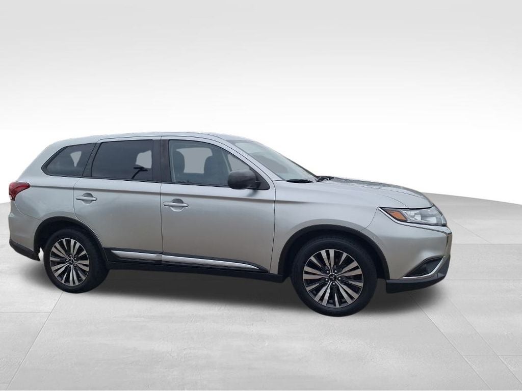 2020 Mitsubishi Outlander ES