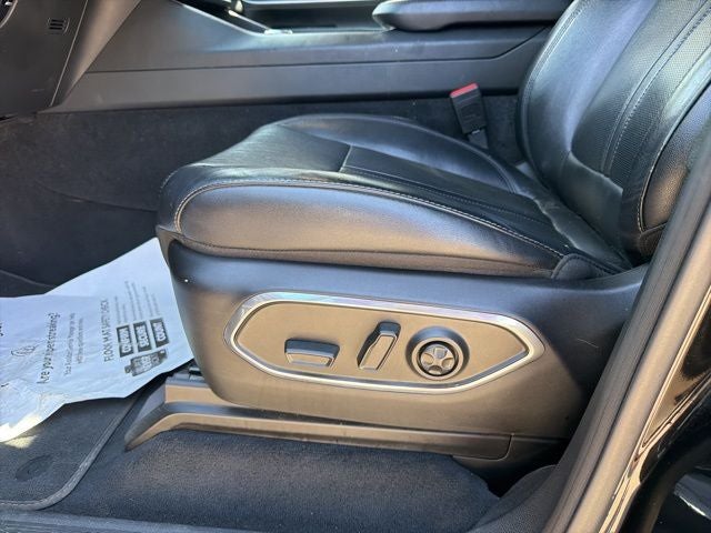 2023 Jeep Wagoneer Base