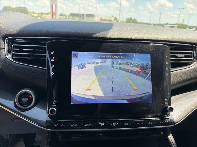 2023 Jeep Wagoneer Base