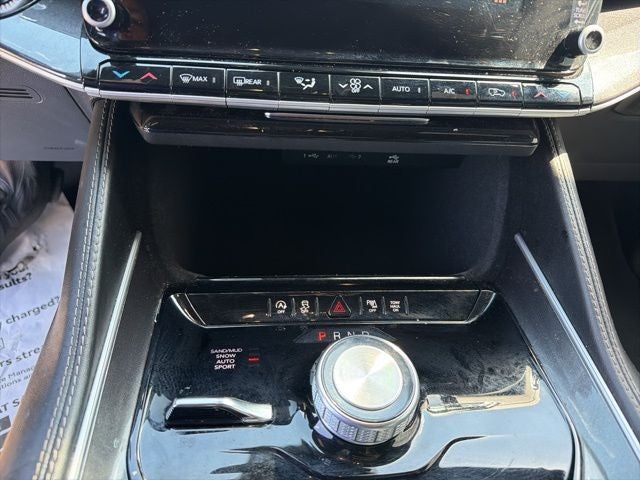 2023 Jeep Wagoneer Base