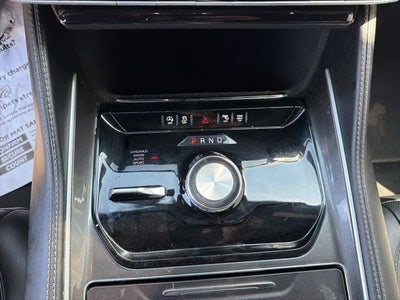 2023 Jeep Wagoneer Base