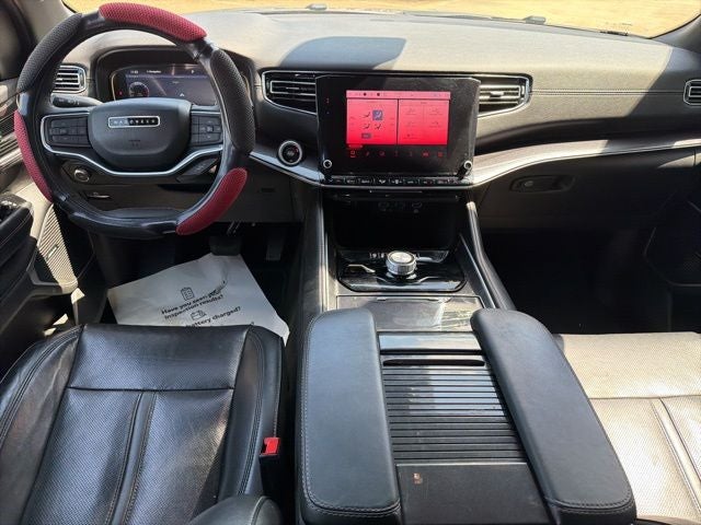 2023 Jeep Wagoneer Base