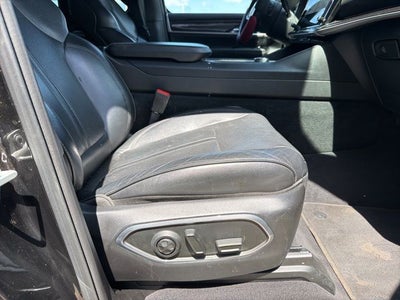 2023 Jeep Wagoneer Base