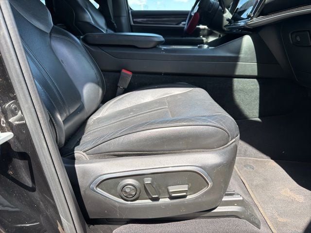 2023 Jeep Wagoneer Base