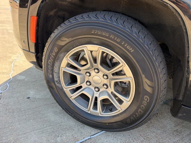 2023 Jeep Wagoneer Base