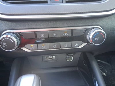 2025 Nissan Altima 2.5 SR
