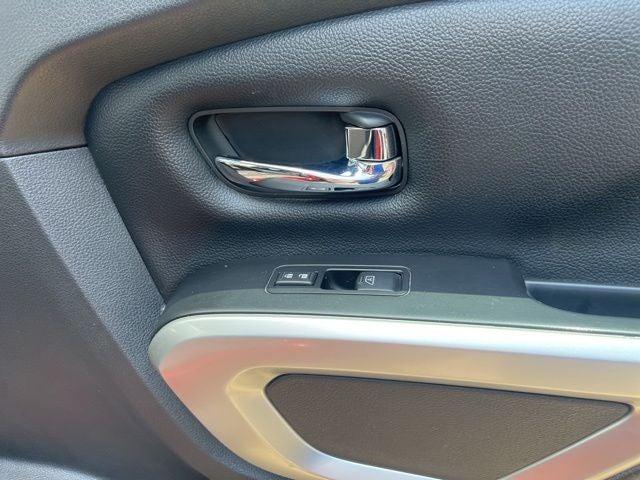 2018 Nissan Titan SV