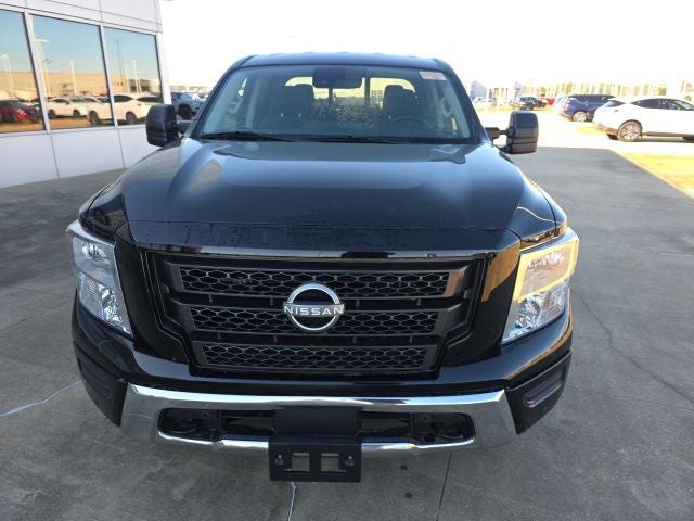 2023 Nissan Titan SV