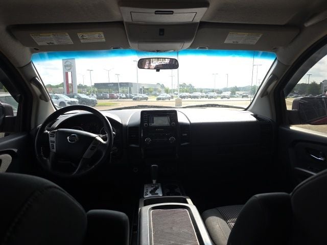 2015 Nissan Titan SV